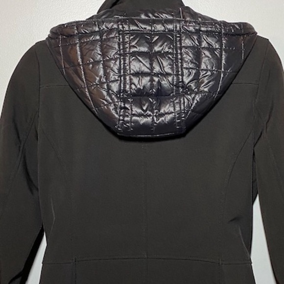 🌷Reitman’s Soft Shell Jacket black with silver trim - very versatile🌷 - Picture 8 of 14